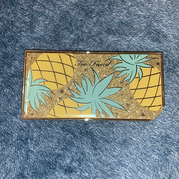 Too faced sparkling pineapple eyeshadow palette - Picture 6 of 7